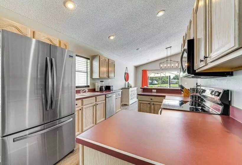 Heated Pool & Screened Lanai: Haines City Haven!