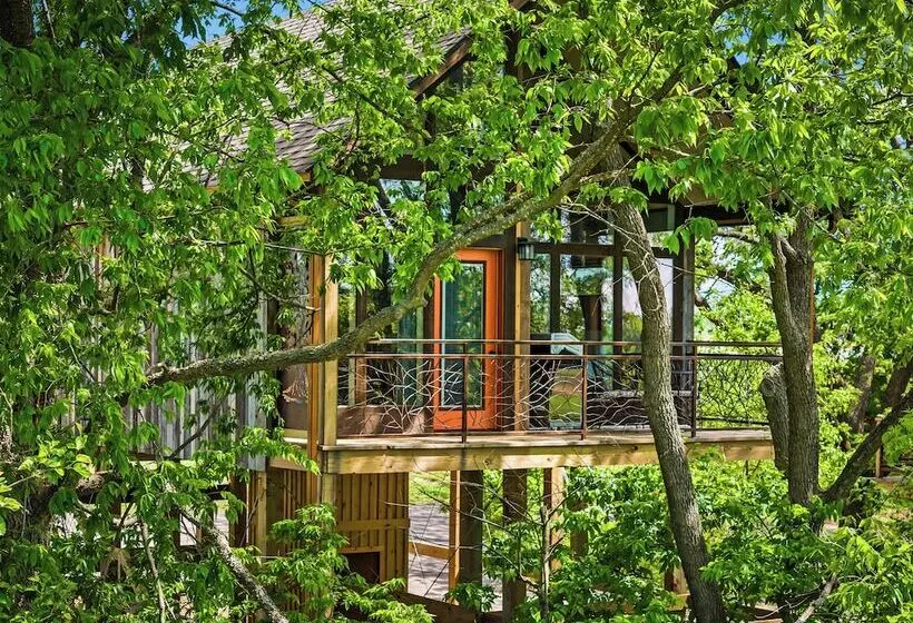 Hotelli Fairway Treehouses