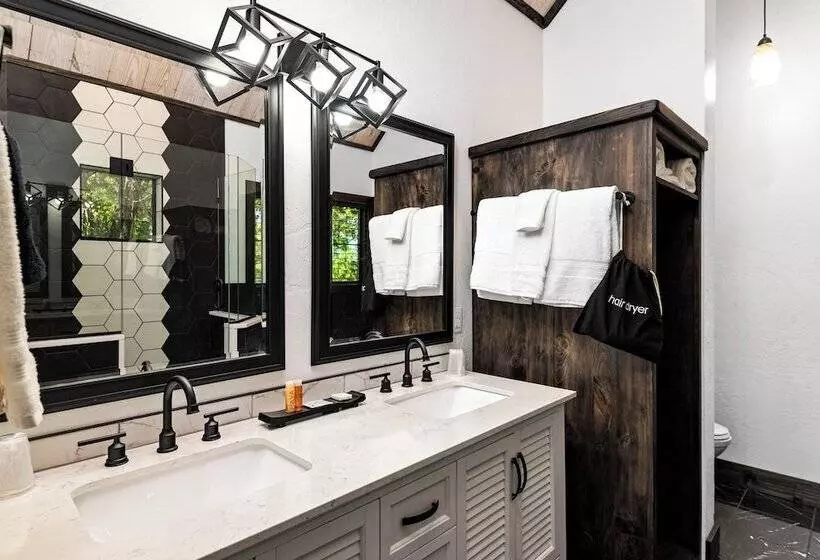 Hotelli Fairway Treehouses