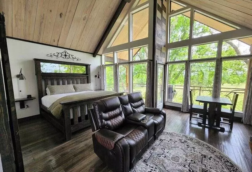 Hotelli Fairway Treehouses