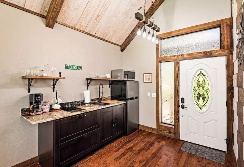 Hotelli Fairway Treehouses