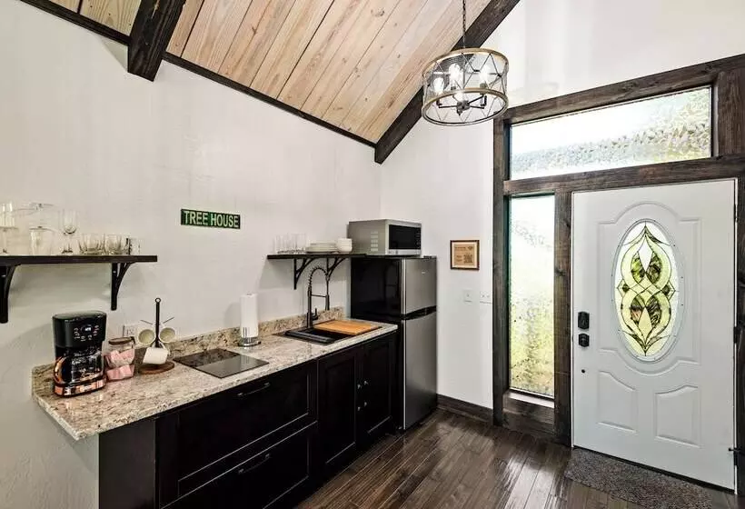 Hotelli Fairway Treehouses