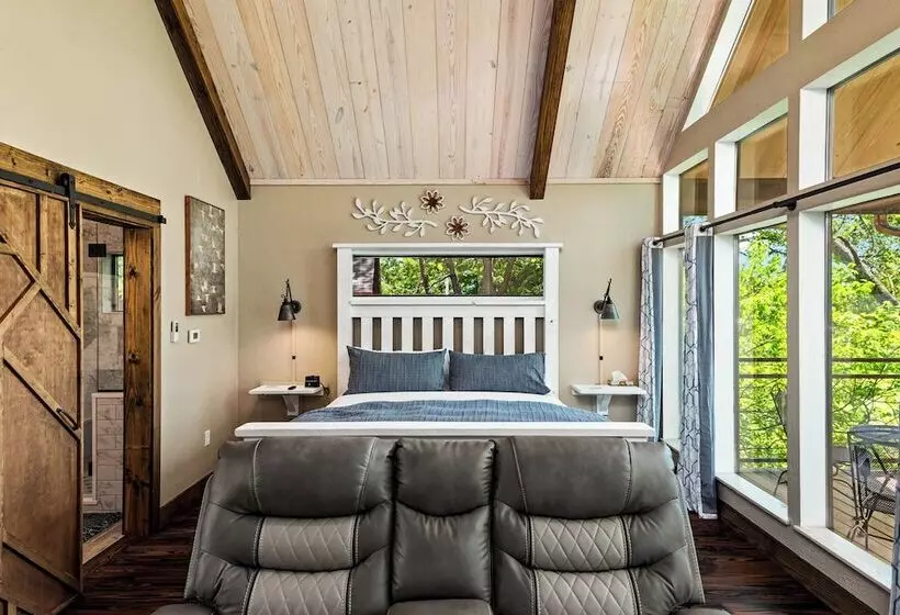 Hotelli Fairway Treehouses