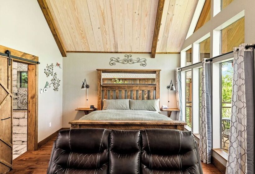 فندق Fairway Treehouses