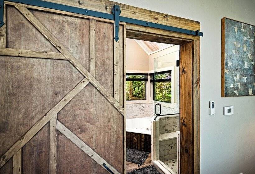 فندق Fairway Treehouses