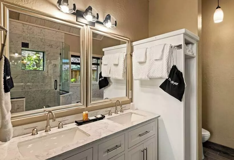 Hotelli Fairway Treehouses