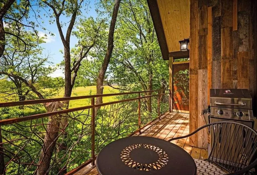 Hotelli Fairway Treehouses