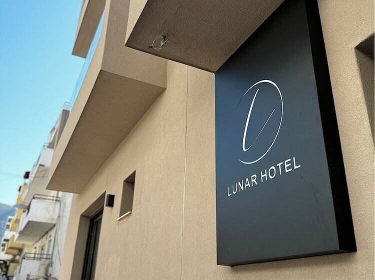 هتل Lunar