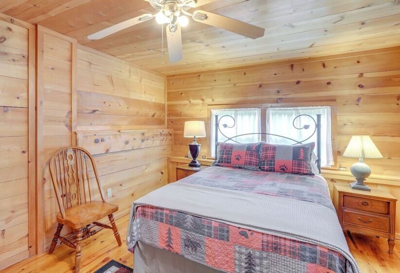 Mountain View Cabin On Farm: 3 Mi To Town & Shops