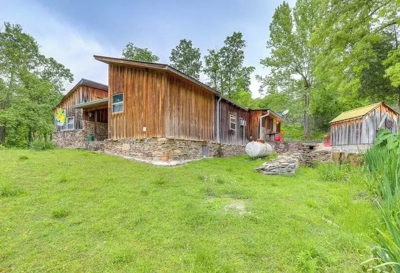 Mountain View Cabin On Farm: 3 Mi To Town & Shops