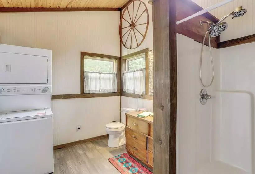 Mountain View Cabin On Farm: 3 Mi To Town & Shops