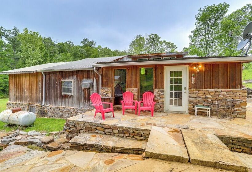 Mountain View Cabin On Farm: 3 Mi To Town & Shops