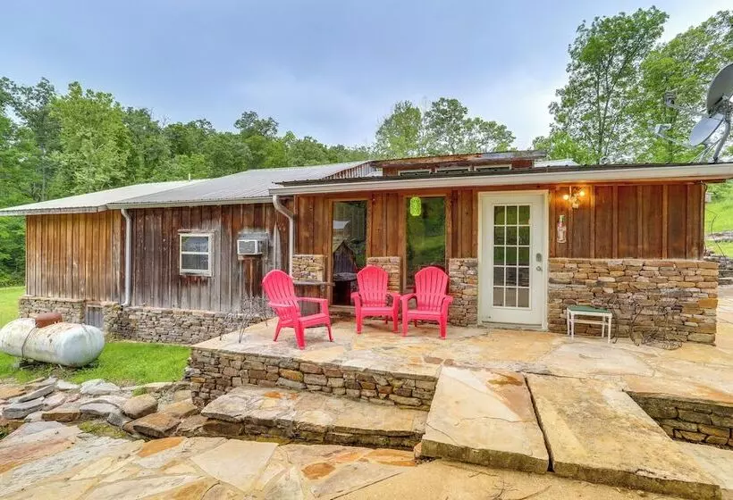 Mountain View Cabin On Farm: 3 Mi To Town & Shops