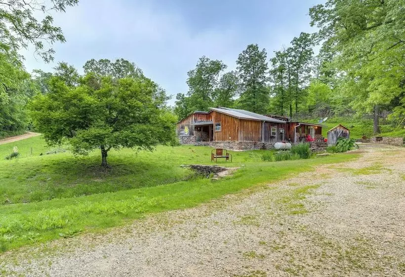 Mountain View Cabin On Farm: 3 Mi To Town & Shops