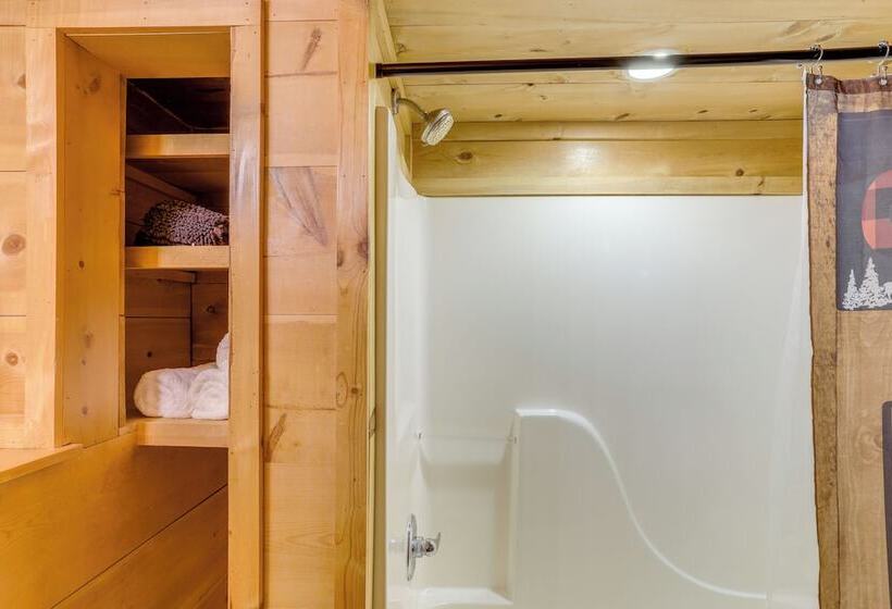 Mountain View Cabin On Farm: 3 Mi To Town & Shops