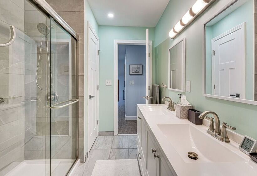 Near Hiking Trails & Ski Resorts: Killington Home!