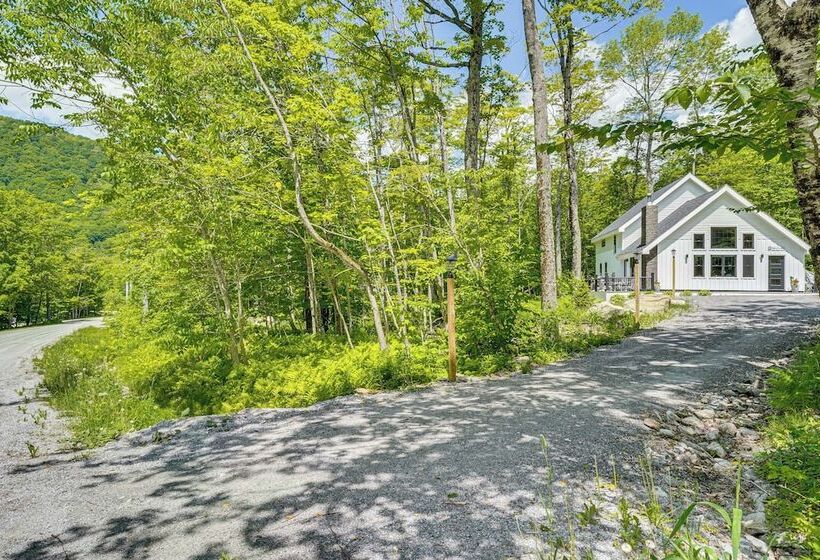Near Hiking Trails & Ski Resorts: Killington Home!