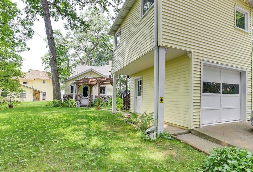 Michigan Lakefront Retreat W/ Kayaks & 2 Decks