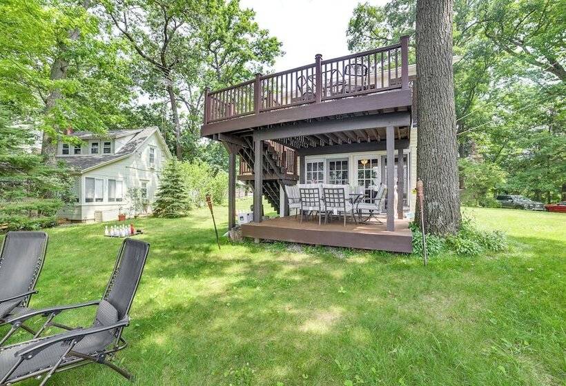 Michigan Lakefront Retreat W/ Kayaks & 2 Decks