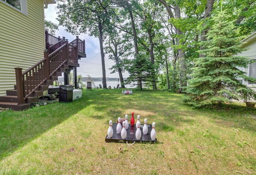 Michigan Lakefront Retreat W/ Kayaks & 2 Decks