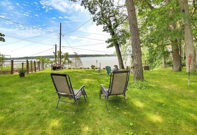 Michigan Lakefront Retreat W/ Kayaks & 2 Decks