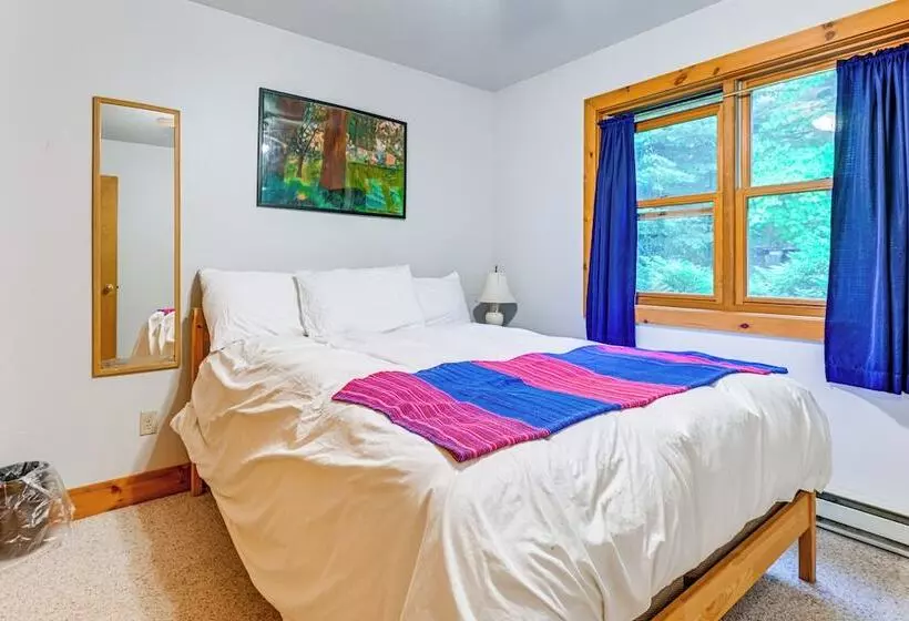 Peaceful White Sand Lake House W/ Dock & Deck!