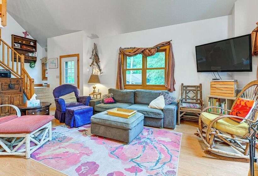 Peaceful White Sand Lake House W/ Dock & Deck!