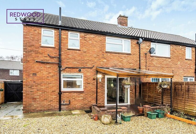 بنسيون Kingston Road House By Redwood Stays