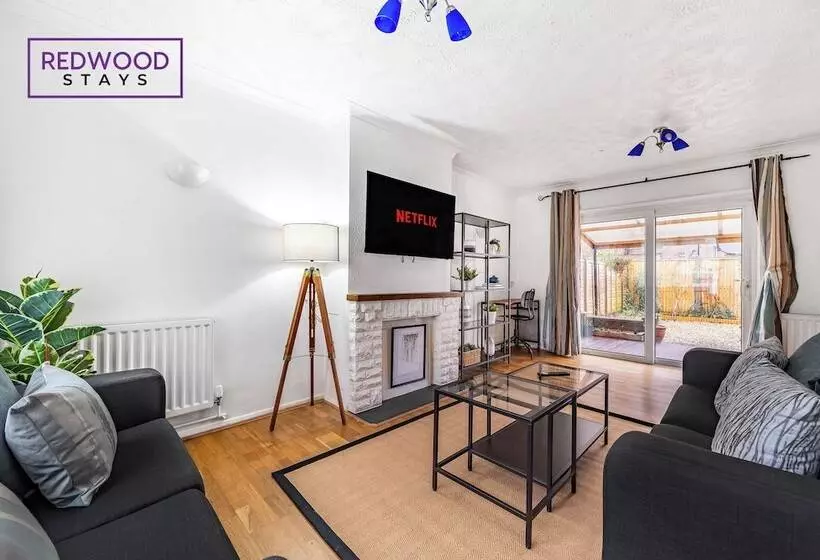 Majatalo Kingston Road House By Redwood Stays