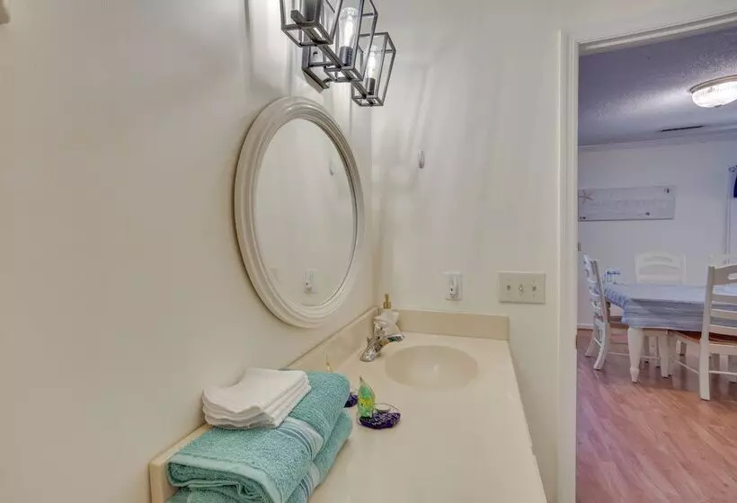 Near Edisto Beach State Park: Home W/ Lanais!