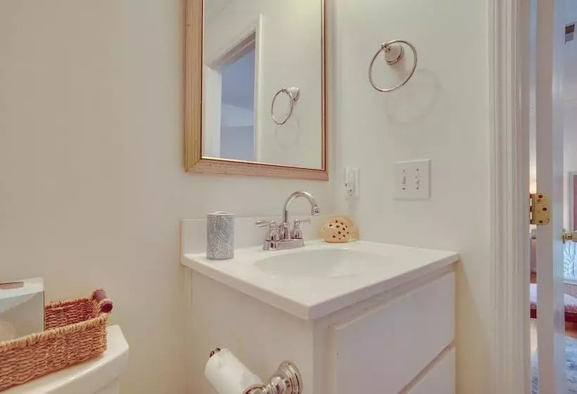 Near Edisto Beach State Park: Home W/ Lanais!