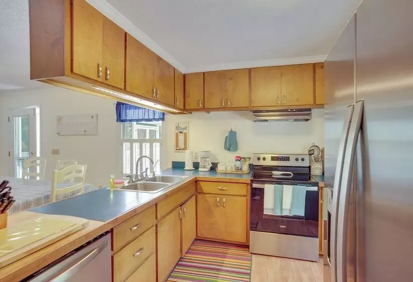 Near Edisto Beach State Park: Home W/ Lanais!