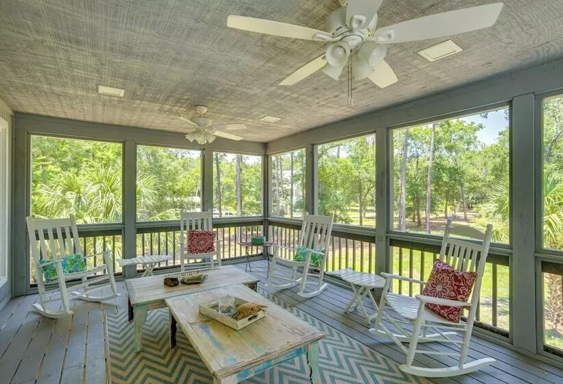 Near Edisto Beach State Park: Home W/ Lanais!