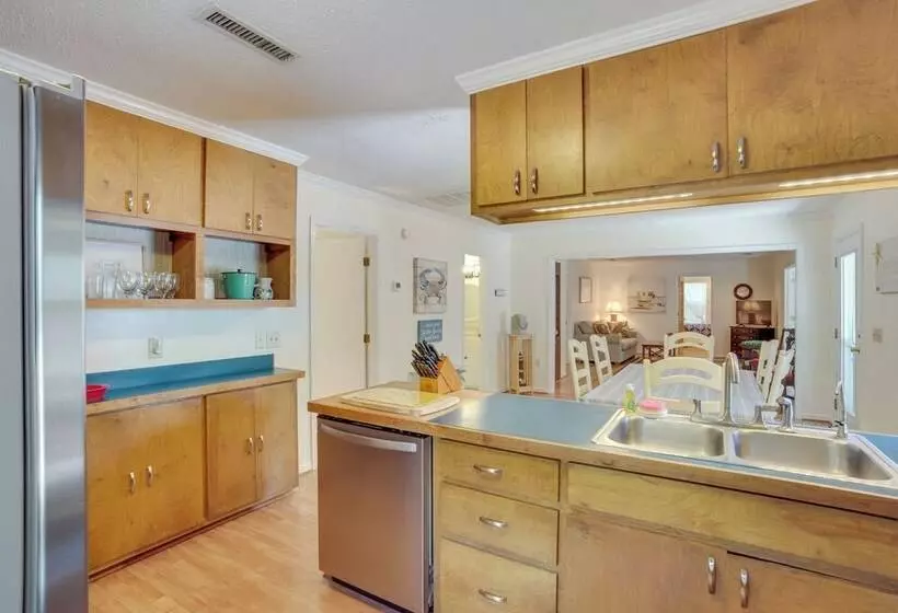 Near Edisto Beach State Park: Home W/ Lanais!