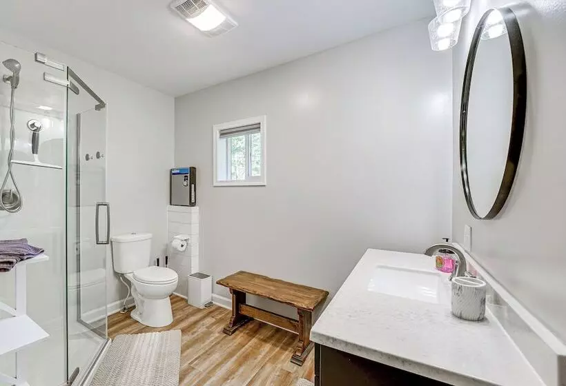 Fire Pit & Patio: Pet Friendly Cabin In Idlewild!