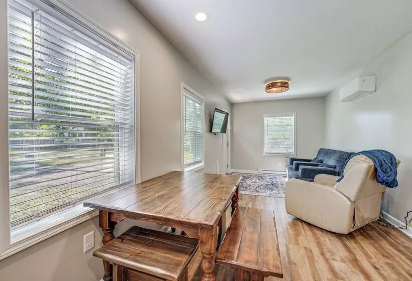 Fire Pit & Patio: Pet Friendly Cabin In Idlewild!