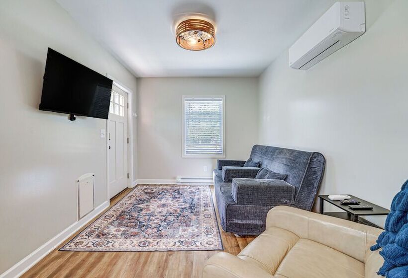 Fire Pit & Patio: Pet Friendly Cabin In Idlewild!