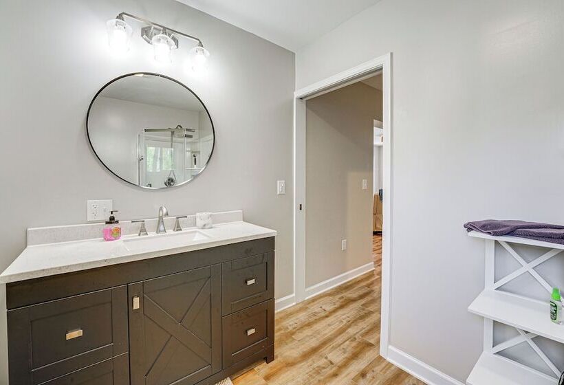 Fire Pit & Patio: Pet Friendly Cabin In Idlewild!