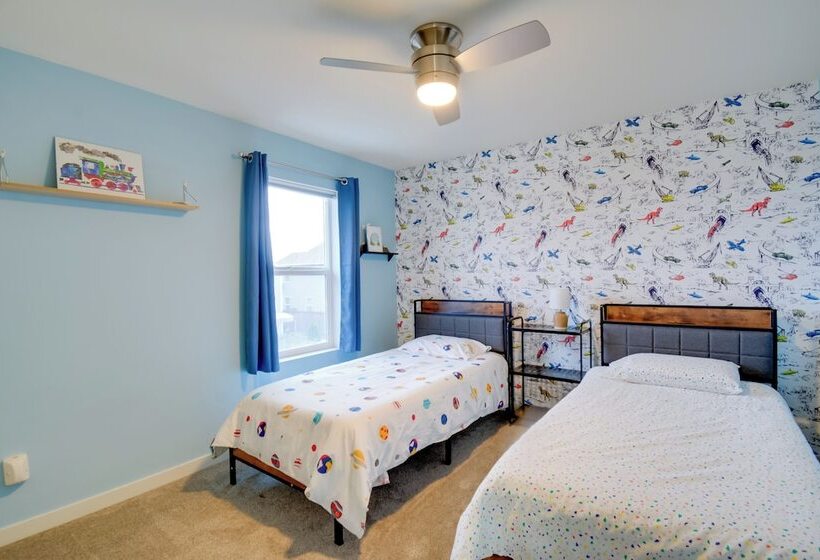 Family Friendly Port Orchard Holiday Retreat!