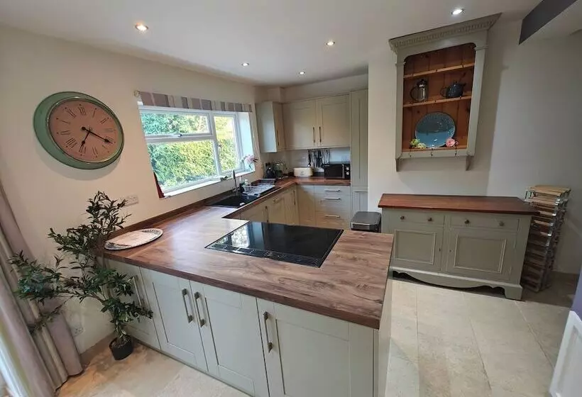 レジデンス King Arthur S Rest   Sleeps 10, Hot Tub & Garden