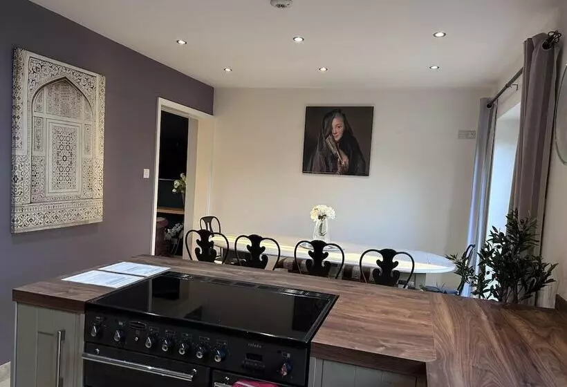 レジデンス King Arthur S Rest   Sleeps 10, Hot Tub & Garden