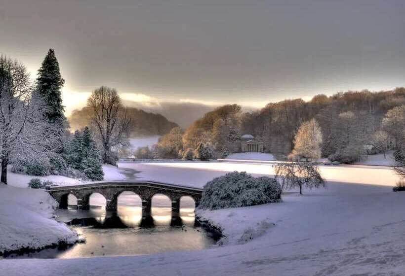 레지던스 King Arthur S Rest Sleeps 10, Hot Tub & Garden