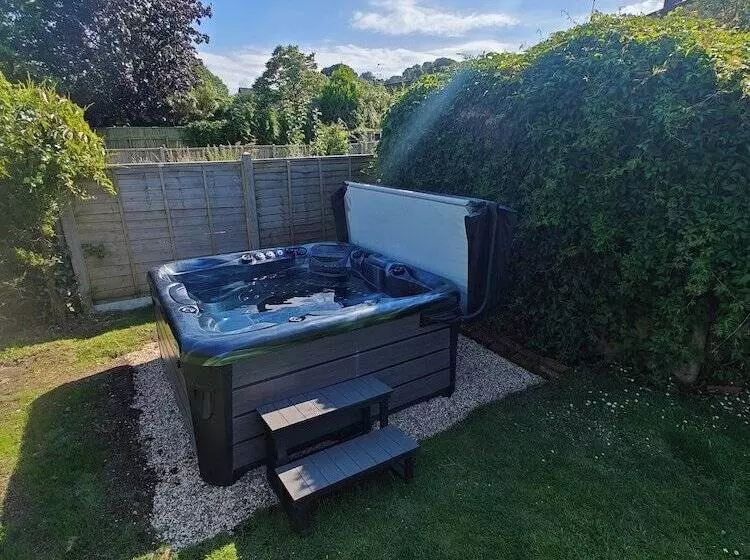 レジデンス King Arthur S Rest   Sleeps 10, Hot Tub & Garden