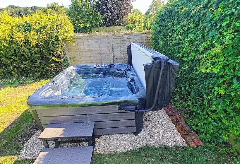 レジデンス King Arthur S Rest   Sleeps 10, Hot Tub & Garden