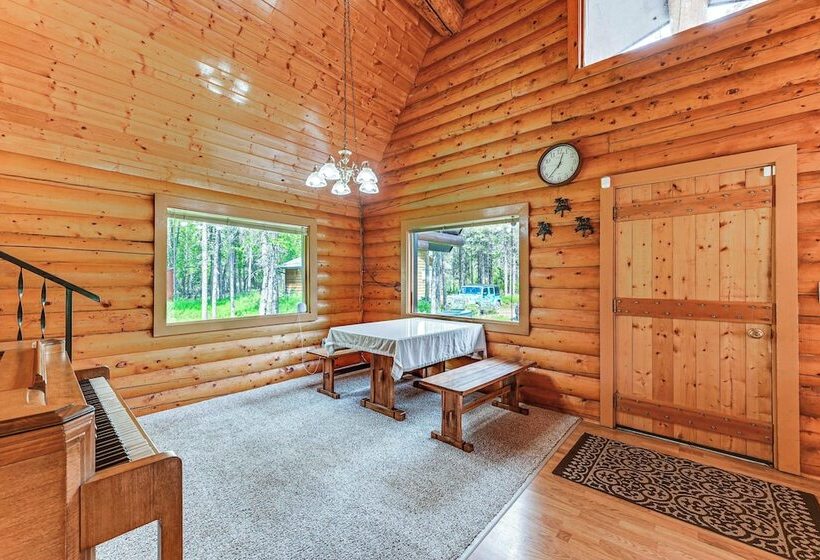 Roomy Log Cabin W/ Hot Tub, Walk To Kenai River!