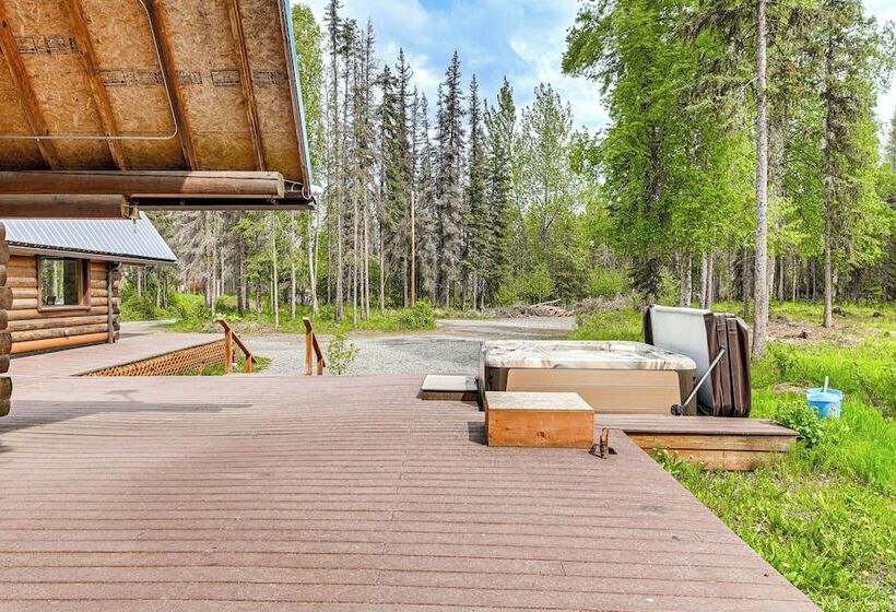 Roomy Log Cabin W/ Hot Tub, Walk To Kenai River!