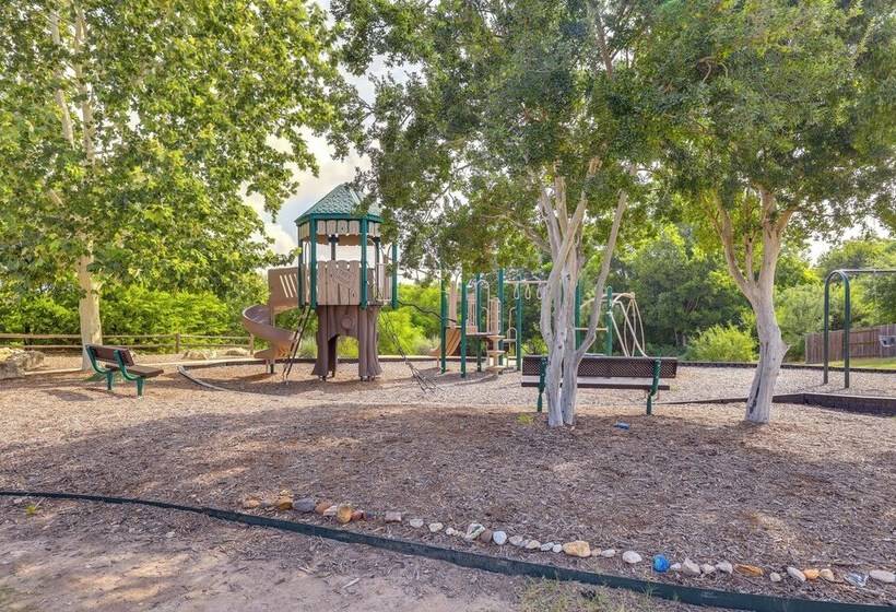 San Antonio Home W/ Fenced In Yard: Steps To Park!