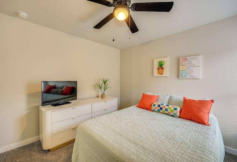 San Antonio Home W/ Fenced In Yard: Steps To Park!