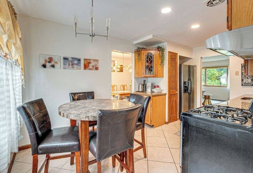 Somerset Home W/ Large Yard Near Parks & Trails