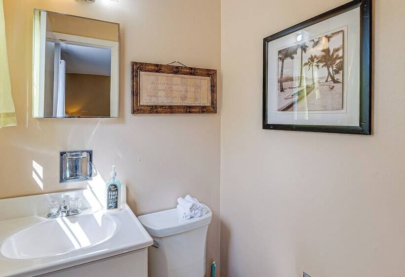 Somerset Home W/ Large Yard Near Parks & Trails